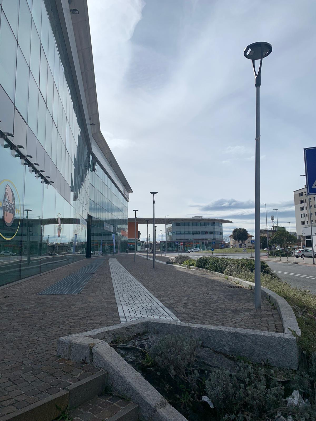 коронавирус, пустой город Пезаров