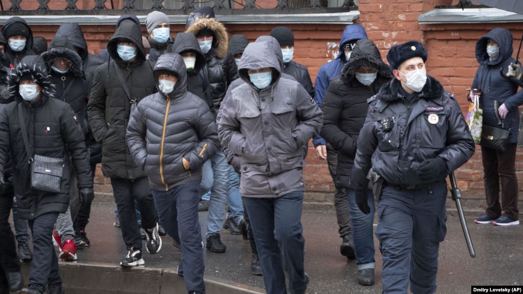 В Таджикистане около 2 тысяч заболевших. Из Москвы привезут мигрантов из спецприемников. Коротко о самом главном за сегодня
