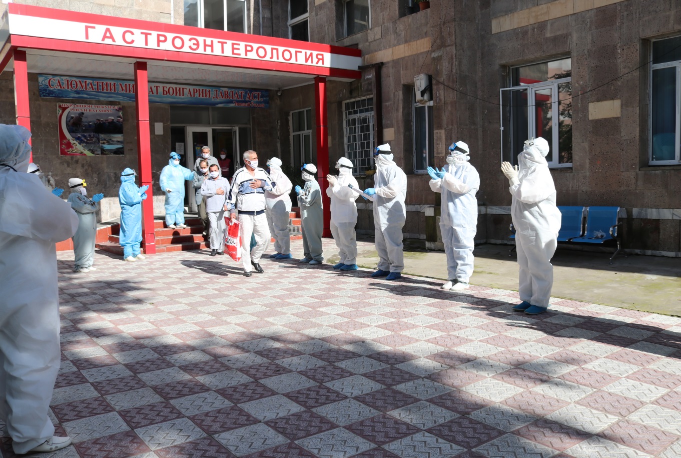 ВОЗ: Коронавирус пройдет по миру одной большой волной. Коротко о самом главном за сегодня