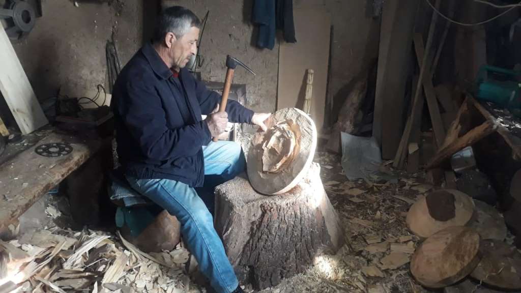 Ҳалқаи чӯбини тақдир. Косатарошони ҷанубӣ чӣ гуна зиндагиашонро пеш мебаранд