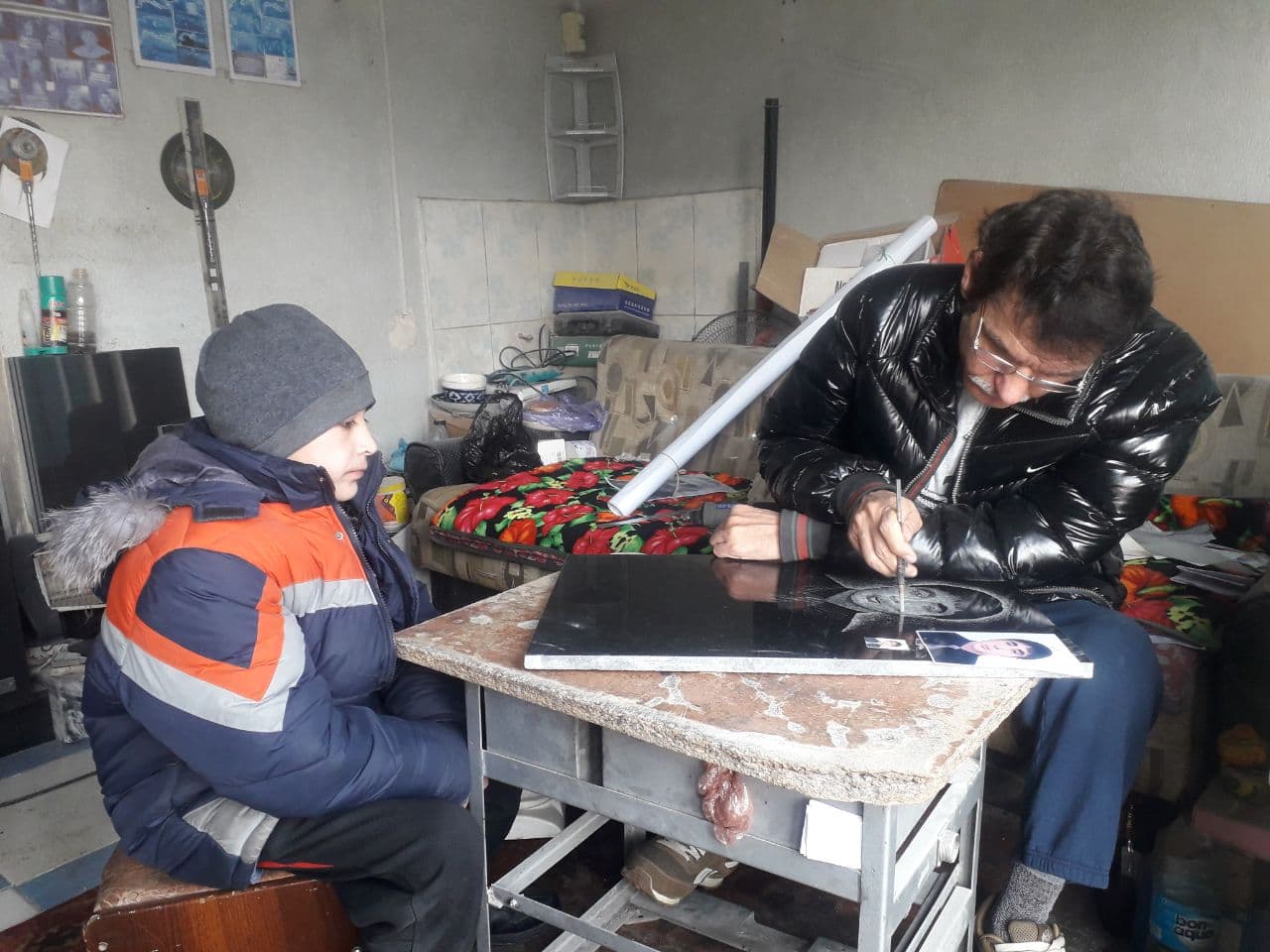 Санъат дар рӯйи санг. Чӣ тавр маъюби гуруҳи якум сангтароши моҳир шуд