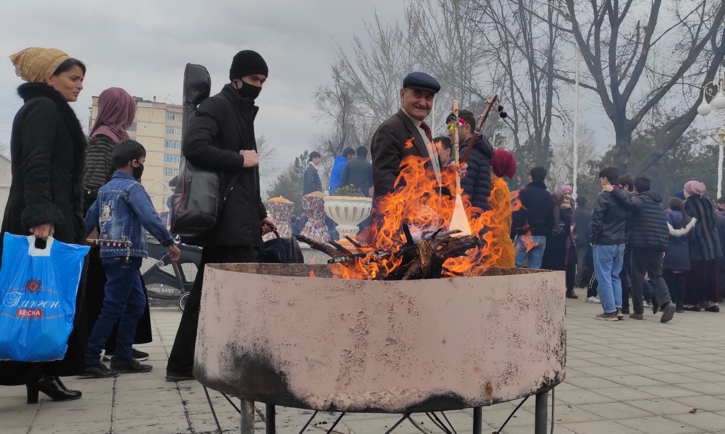 Оташ ба муносибати ыашни сада