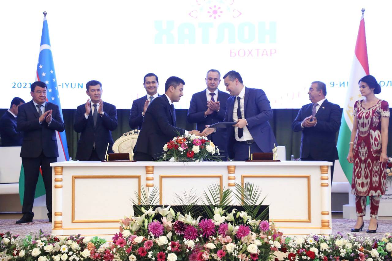 Тоҷикистону Ӯзбекистон дар Бохтар созишномаҳоро дар ҳаҷми 730 млн доллар ба имзо расониданд