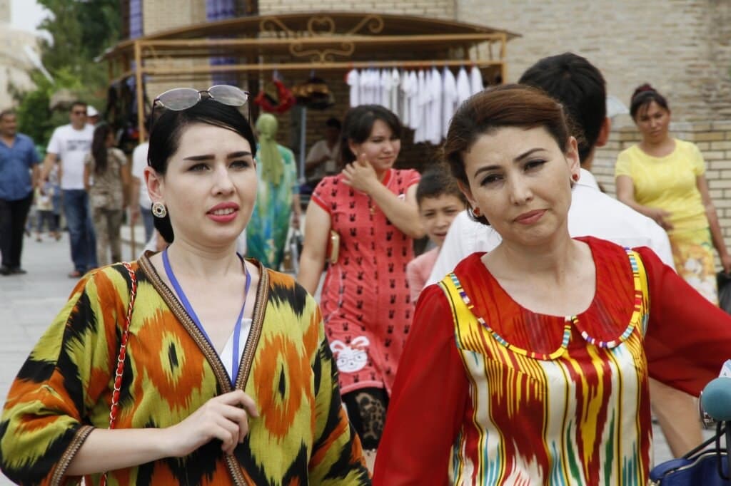 Тоҷиконро дар Ӯзбекистон дувумин маҷмӯаи бузурги қавмӣ эътироф карданд