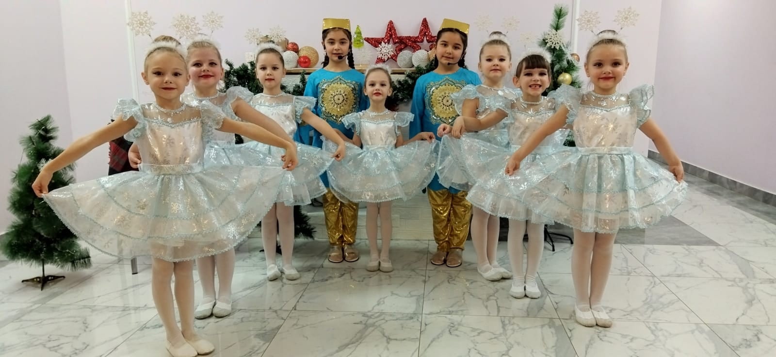 Расстояние любви не помеха. Почему сестры Сивушкины поют на таджикском?