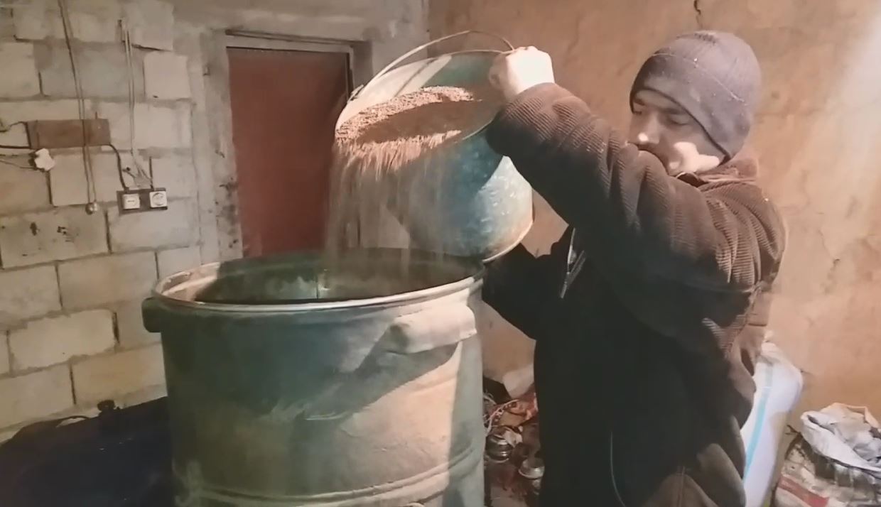 Как на юге Таджикистана производят льняное масло