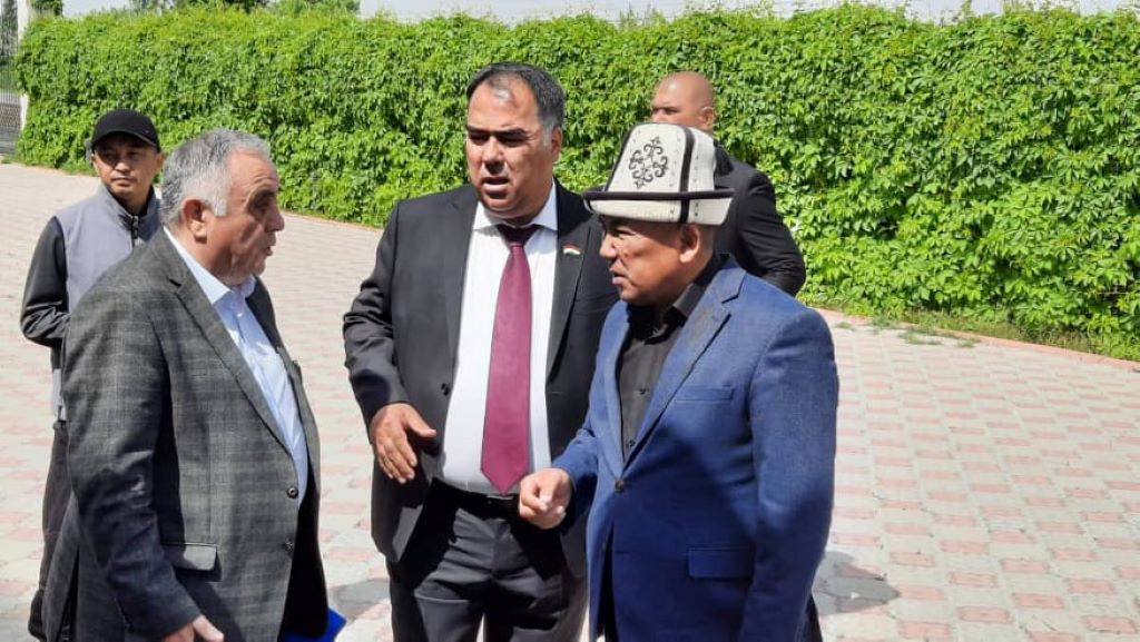 Аз тирпаронӣ то мулоқоти ҷонибҳо. Дар марзи Тоҷикистону Қирғизистон чӣ шуду чӣ гузашт?