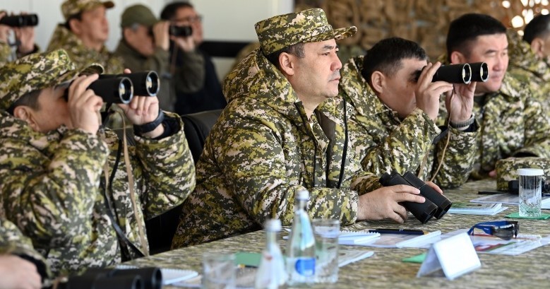 Қирғизистон тамринҳои низомии наверо бо истифода аз бесарнишинҳои зарбазан гузаронида истодааст