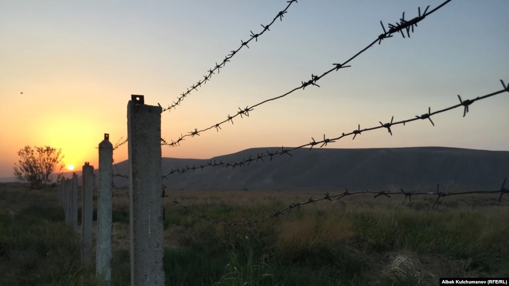 Боз беш аз 100 км хати баҳсноки сарҳади Тоҷикистон ва Қирғизистон муайян шудааст