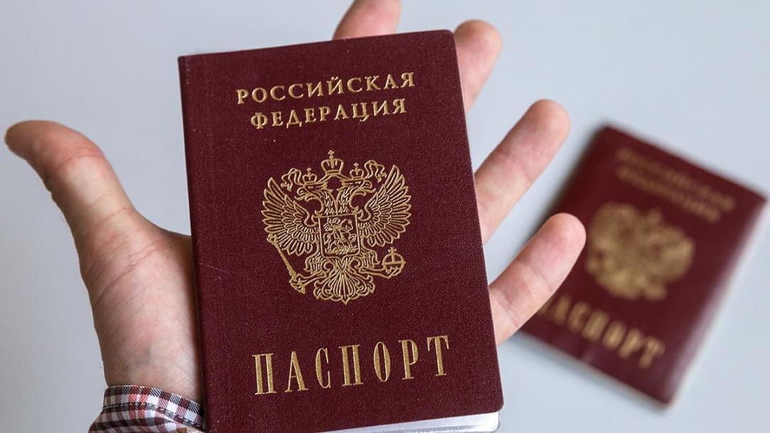 Ҳамарӯза зиёда аз 400 нафар тоҷикон ба "рус" мубаддал шуда истодаанд
