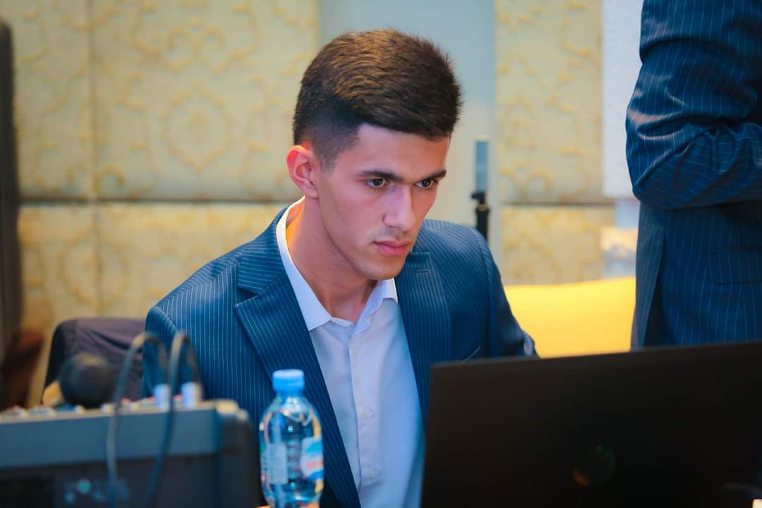 Таҳифгари филм писари ровии машҳур Субҳон Ҷалилов аст.
