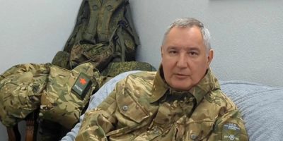 Дмитрий Рогозин дар пайи тирпаронӣ дар меҳмонхонае дар Донетск захмӣ шудааст.