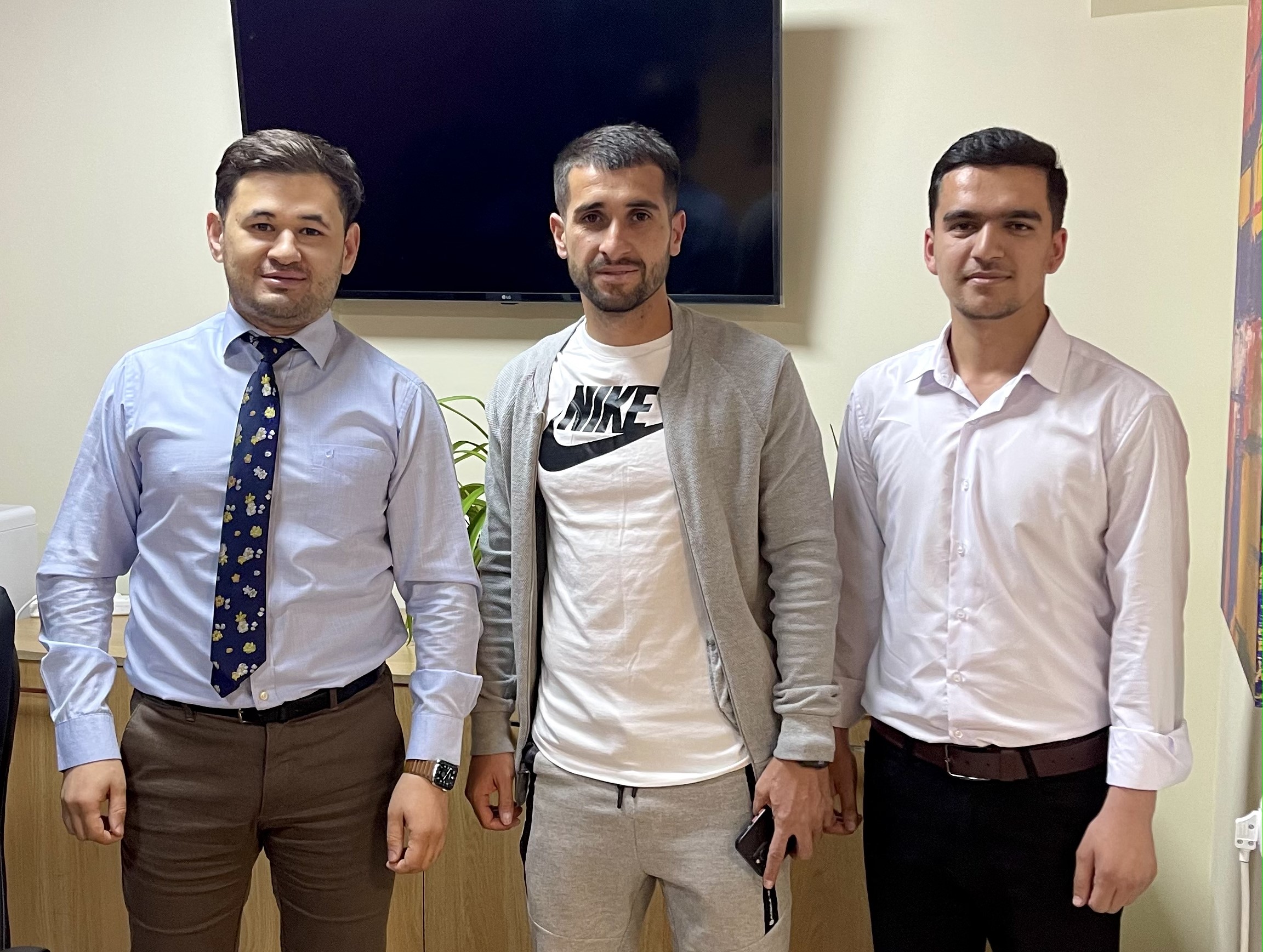 Зинҳор лоиҳаи "Донишхона"-ро тарҳрезӣ кардааст.