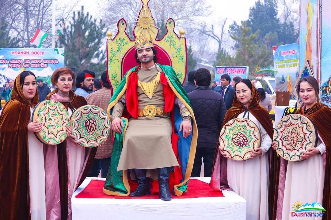 Ҳунармандони театр дар намоиш