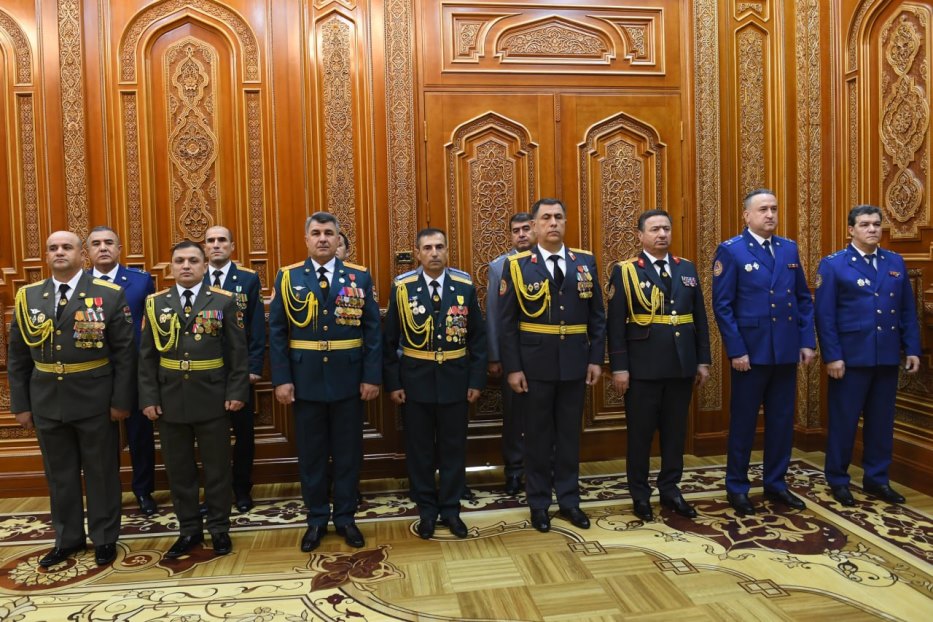 Шумораи генералҳо афзуд. Киҳо генерал шуданд?