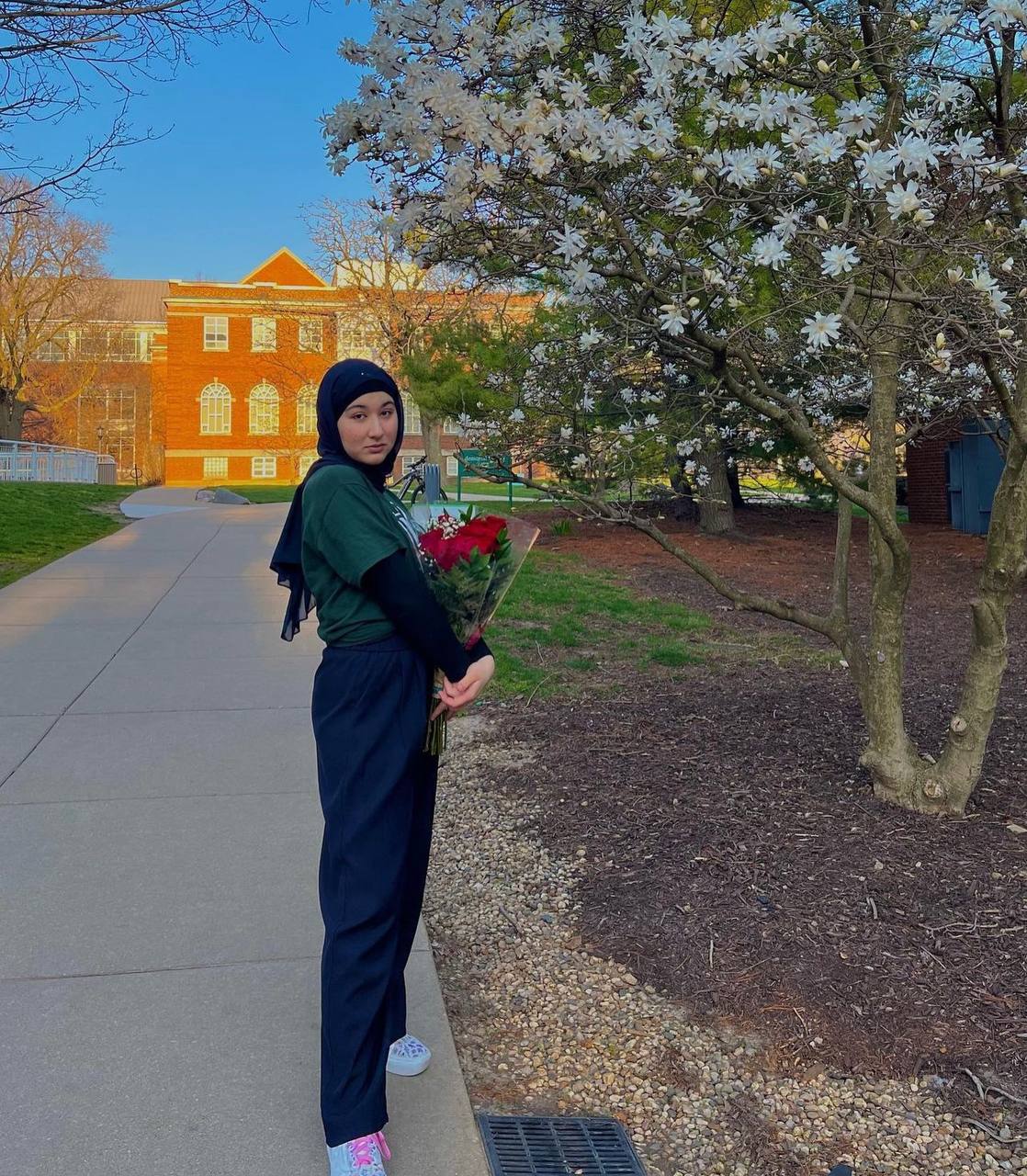 Нозанин Мирзоева живёт в США и является студенткой американского Illinois Wesleyan University
