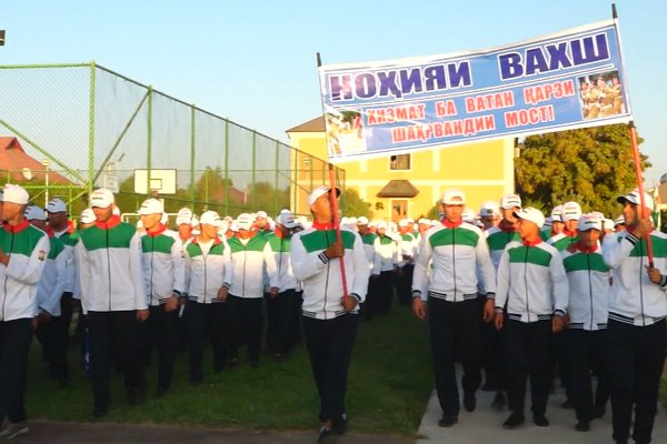 Ҷавонон аз Вахш ба хизмати ҳарбӣ мераванд