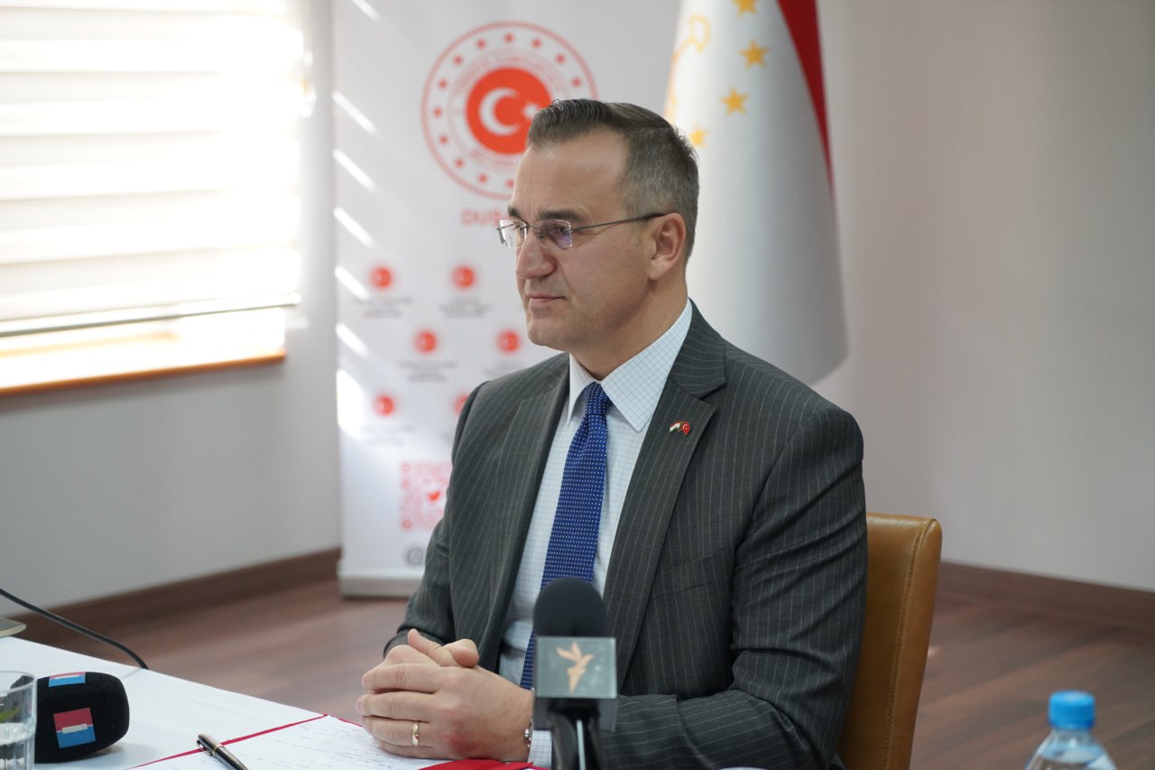 Сафири Туркия: "Туркия наметавонад ҷонибдори Тоҷикистон ё Қирғизистон бошад"