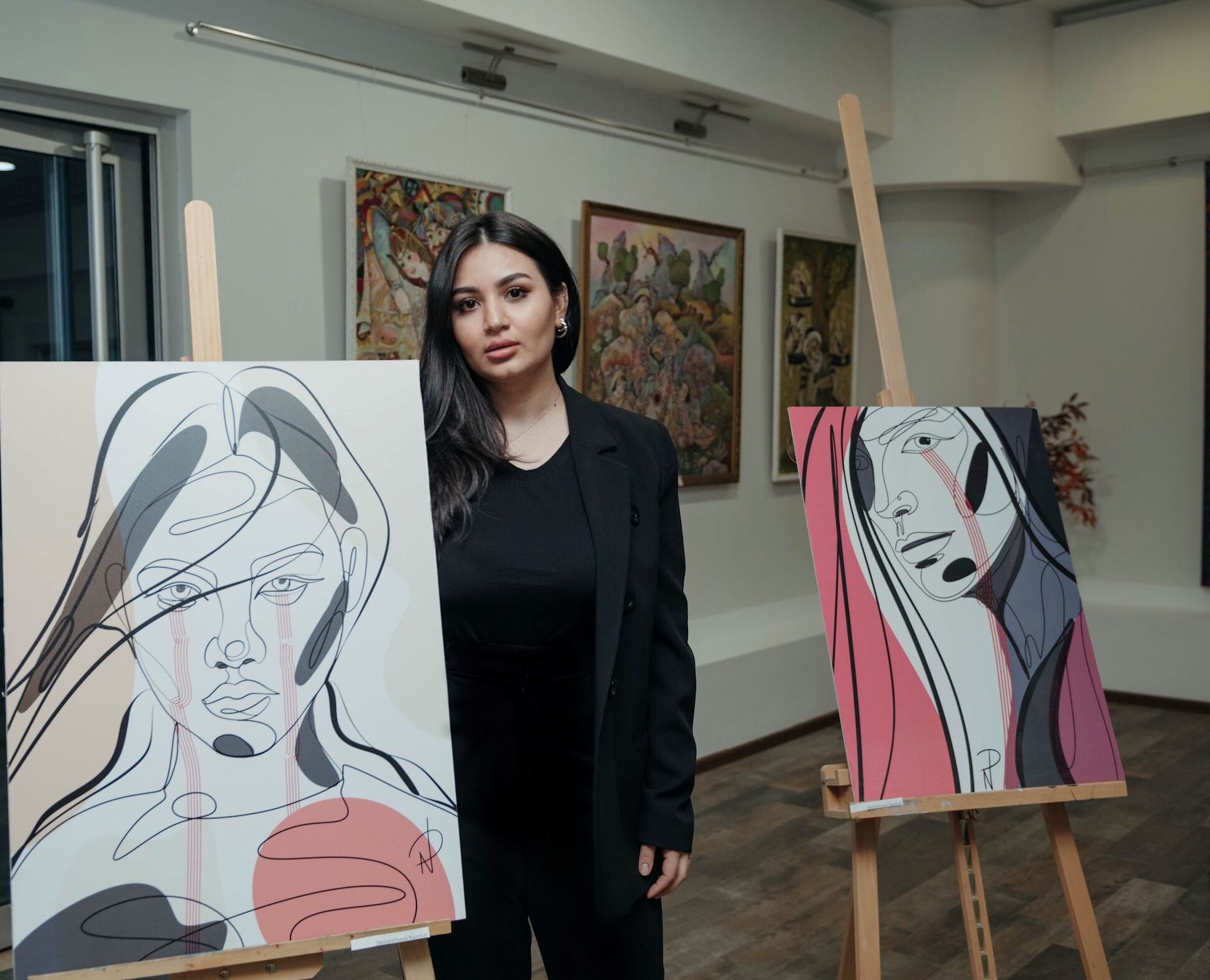 «Не бойтесь выходить за рамки». Как таджикистанка совмещает дизайн, искусство и активизм