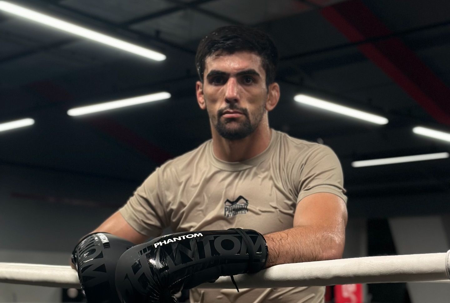 Доробшоҳ Наботов мағлуб шуд ва шартномаи UFC-ро аз даст дод