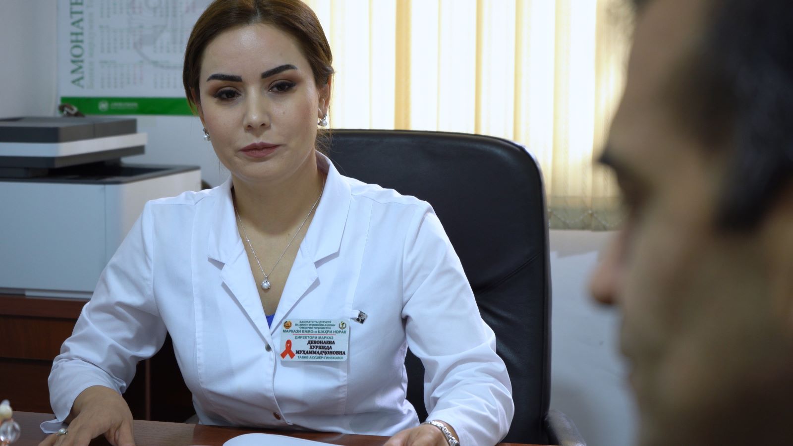 «Ваш доктор заботится о вас». Как Хуршеда Девонаева работает врачом в сфере ВИЧ