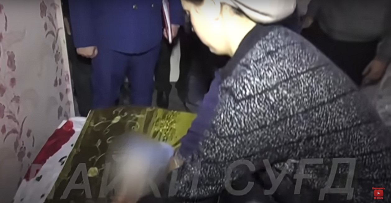 Як зани ҷавон ба куштани писари ӯгаяш гумонбар аст