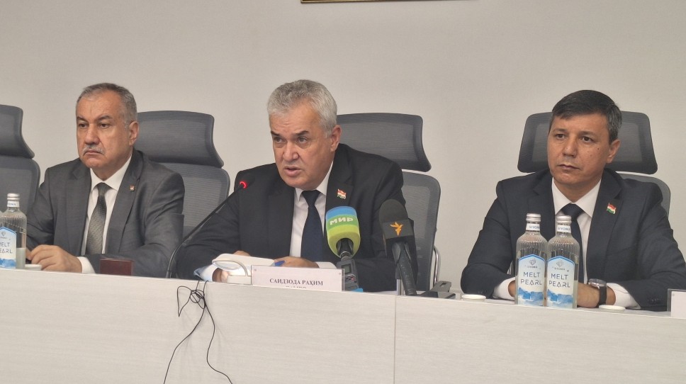 Мактабҳои Тоҷикистон ба қариб 4 ҳазор омӯзгор эҳтиёҷ доранд