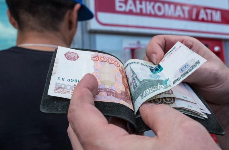 1,2 миллион шаҳрвандони Тоҷикистон аз Русия ба ватан $1,8 миллиард фиристодаанд