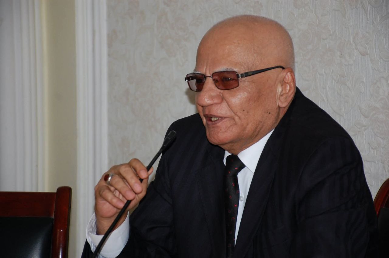 Аввалин сухангӯи президент ва адиби ошкорбаён. Саттор Турсун 80-сола шуд